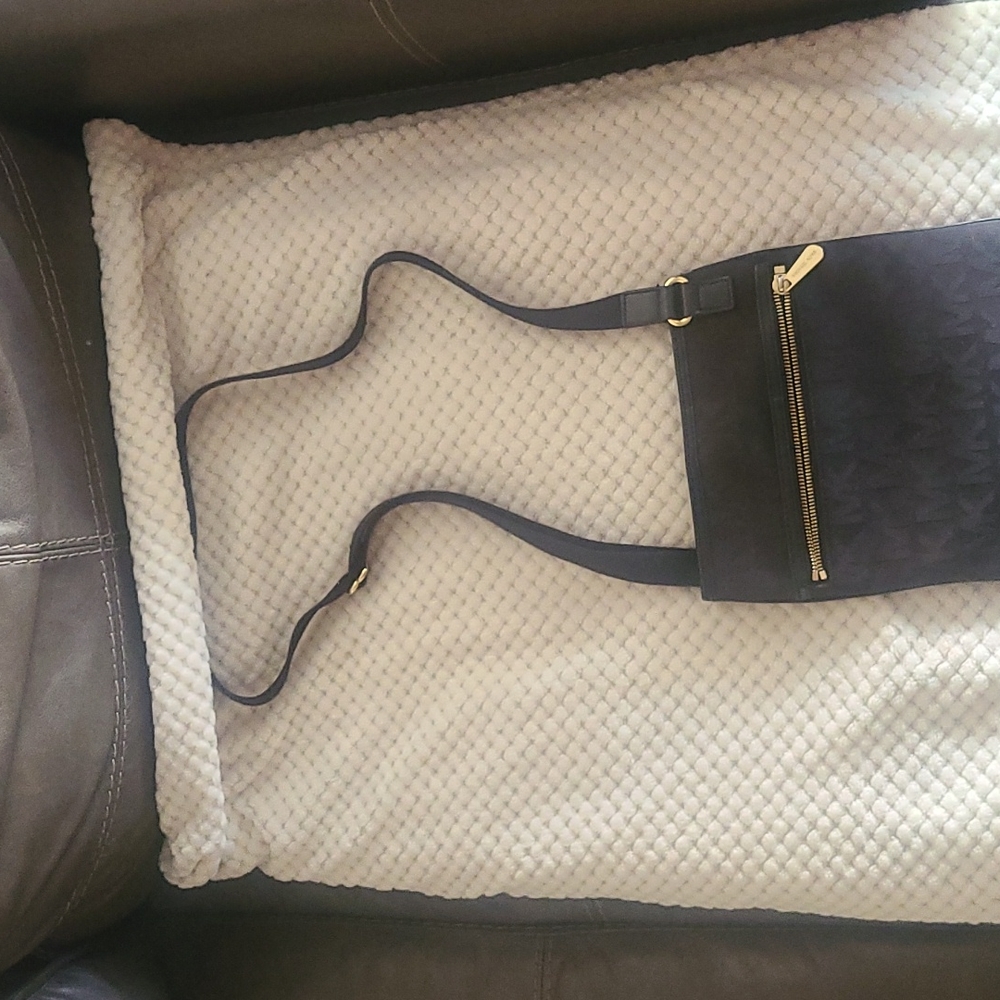 Crossbody Michael Kors purse